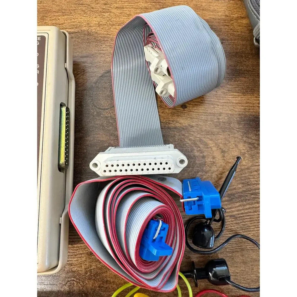 Datatran DataTracker DT-5 RS-232 Serial Line Tester with Cables & Accessorie